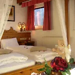 Отель Alp Art Гётценс